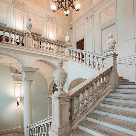 Royal Palace 5*