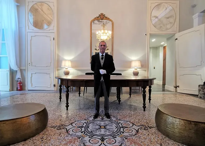 Royal Palace Hotel