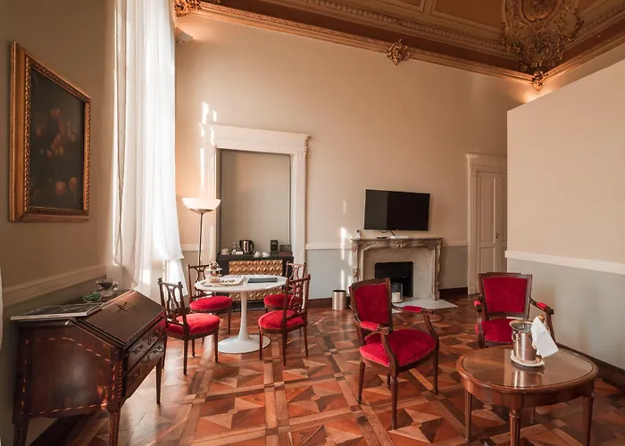 Royal Palace Hotel
