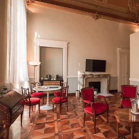 Royal Palace Hotel
